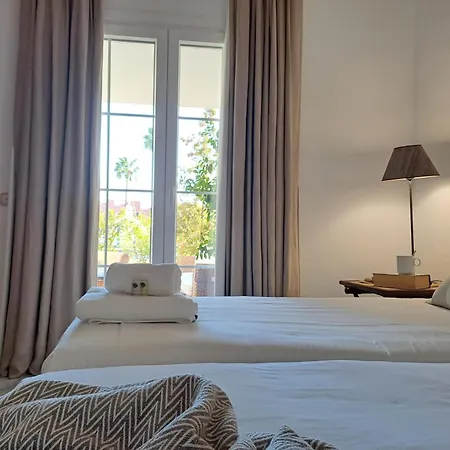 別荘 Noctua Lovely 4 Bedroom House And Pool