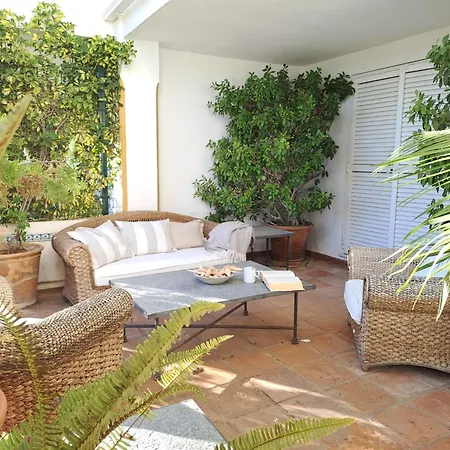 Noctua Lovely 4 Bedroom House And Pool *